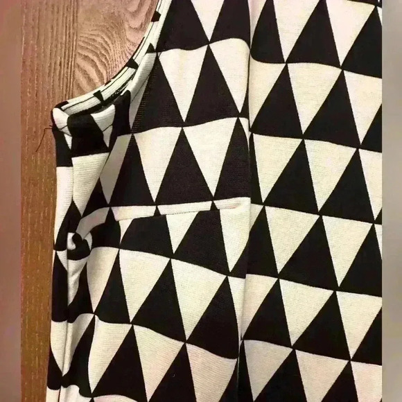 H&M Triangle Geometric Print B+W Fit and Flare - Size L - Picture 3 of 7